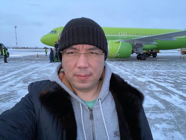 Фото «Дома дел накопилось»: Алексей Цыденов вернулся из командировки в Москве 