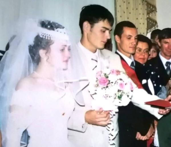 Фото Жители Бурятии вспоминают знакомство со своими вторыми половинками в честь Дня семьи, любви и верности