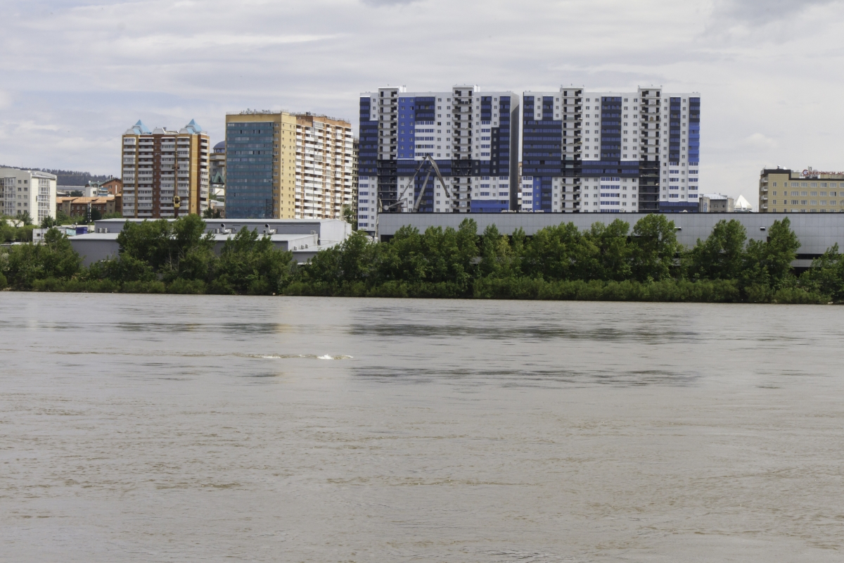 Фото В Улан-Удэ уровень воды в Селенге достиг критической отметки