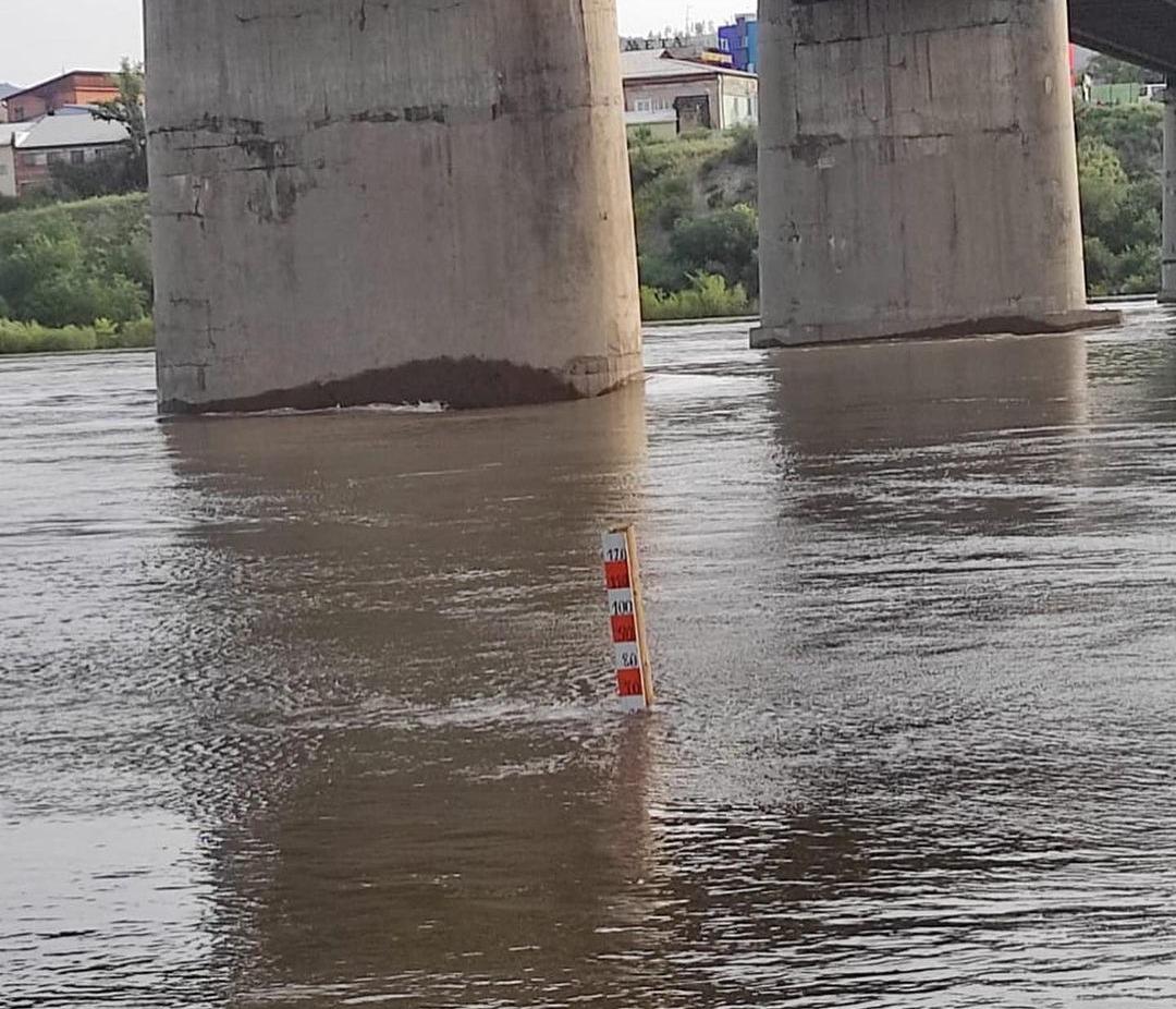 Фото   В Бурятии наблюдается резкий подъем уровня воды в реке Селенга