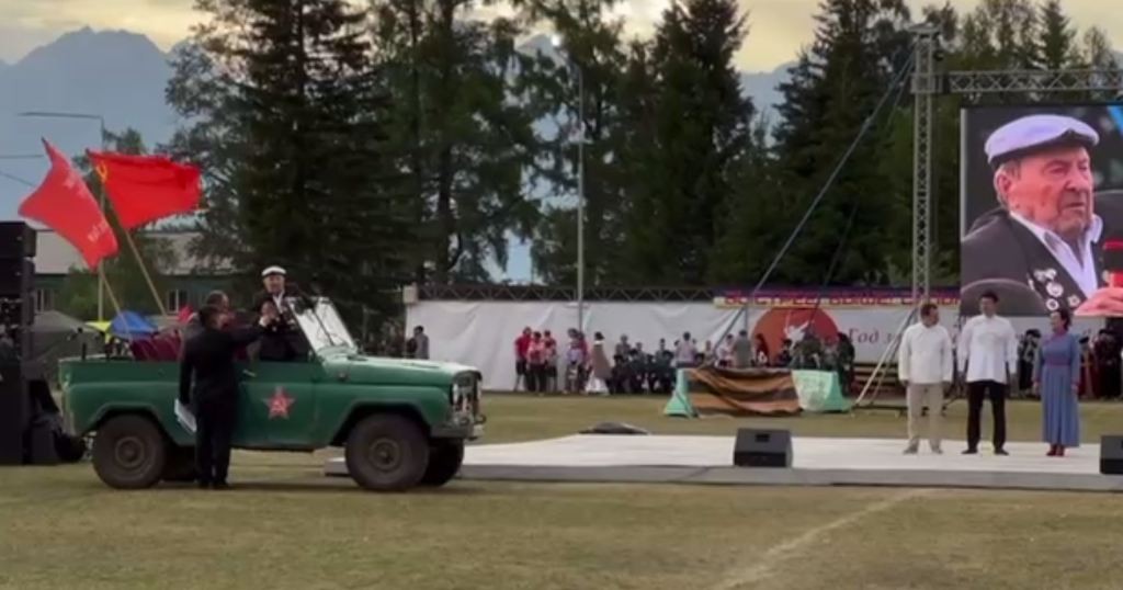 Фото На Сурхарбане в районе Бурятии выступил 101-летний ветеран