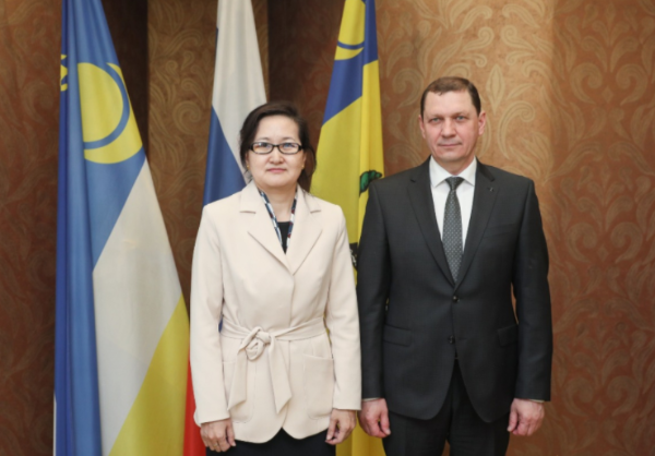 Фото Мэр Улан-Удэ встретился с генеральным консулом Монголии