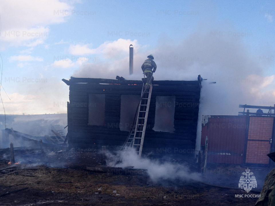 Фото В Бурятии за сутки на пожарах погибли два человека