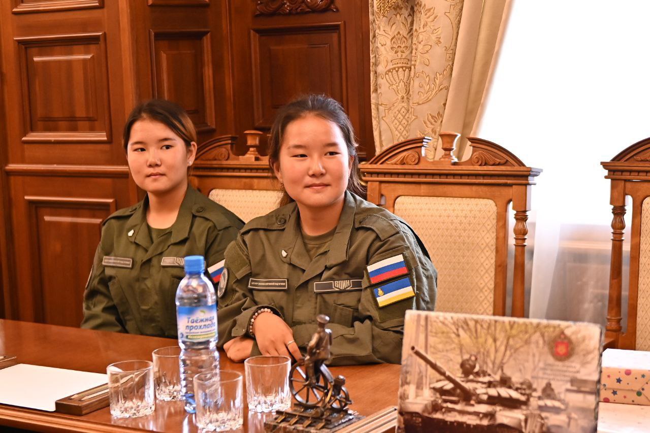 Фото Сестры из Бурятии, встретившиеся с Путиным, исполнят свою мечту