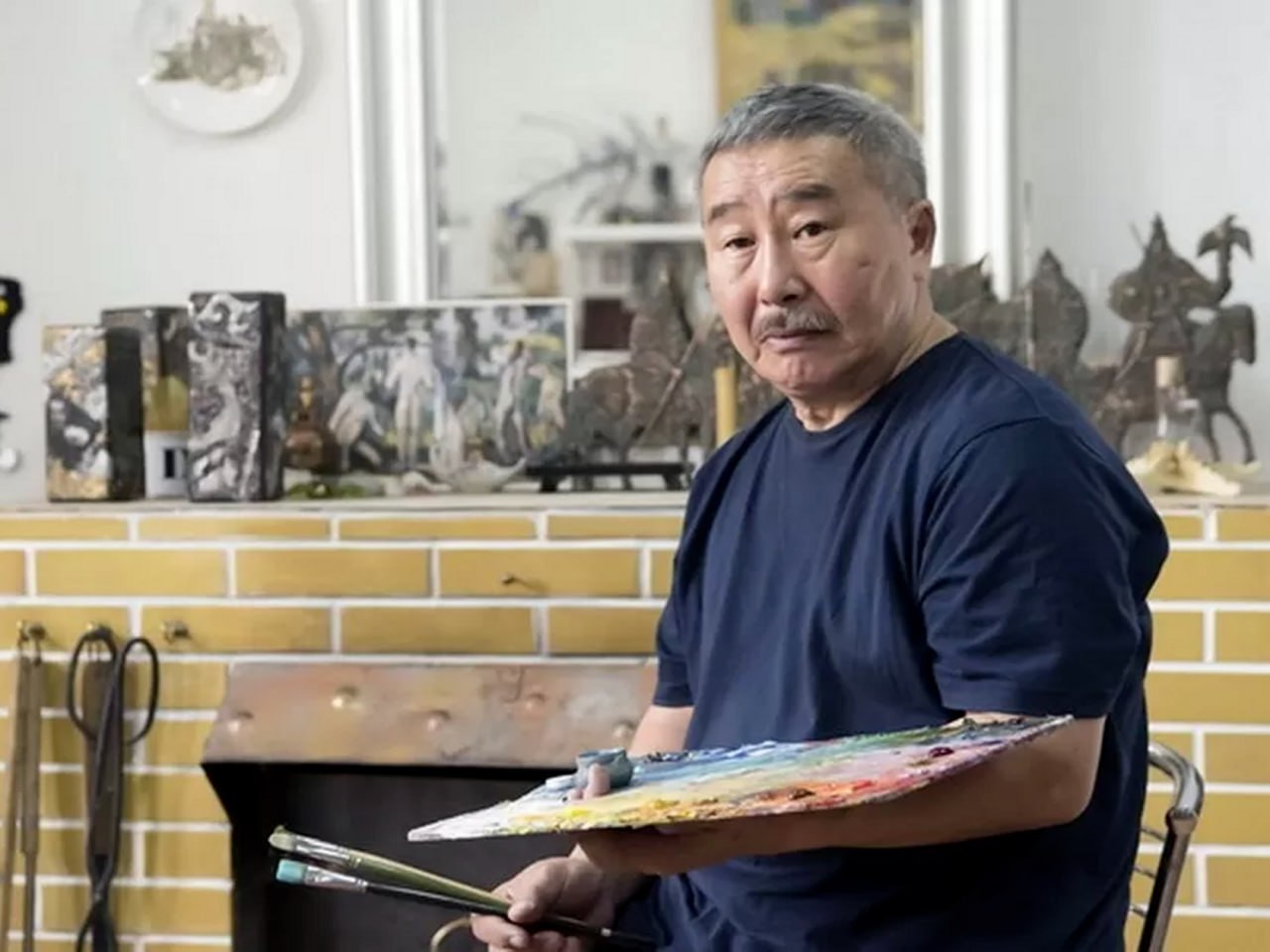 Фото Известный художник Бурятии отмечает 75-летний юбилей