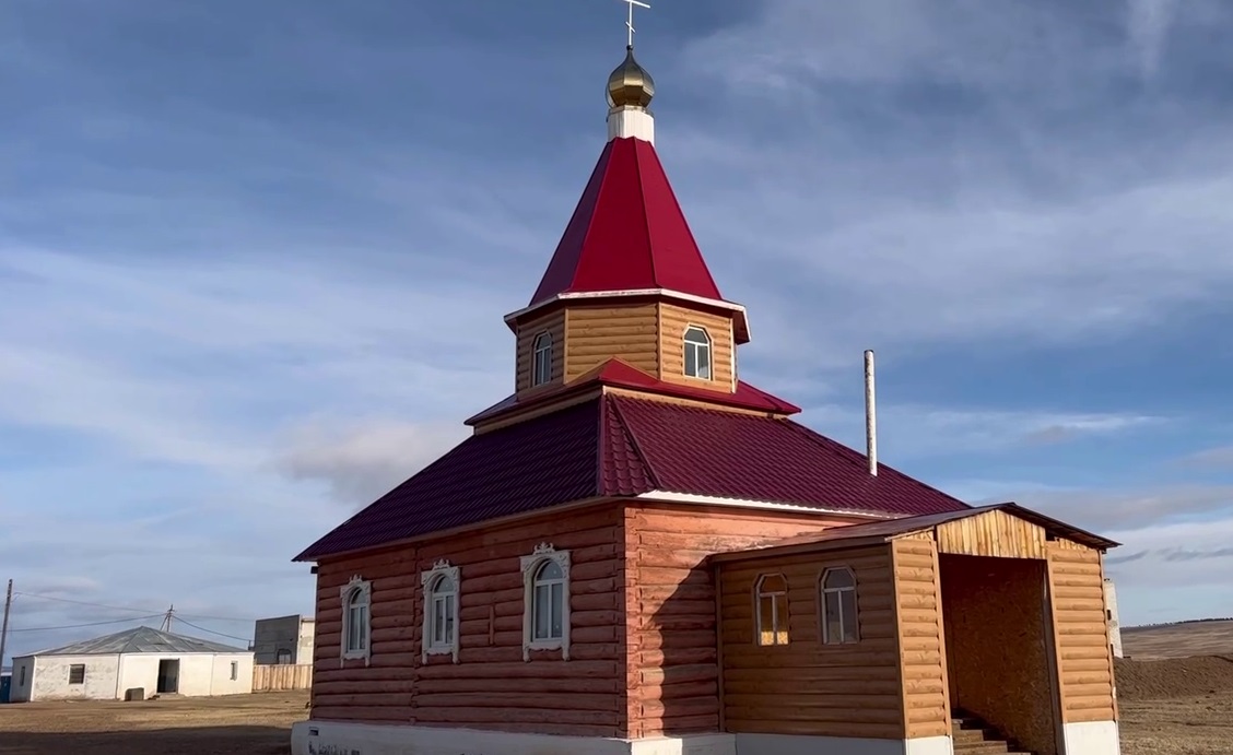 Фото В Хоринском районе Бурятии силами ТОС возведена церковь и отремонтирован клуб