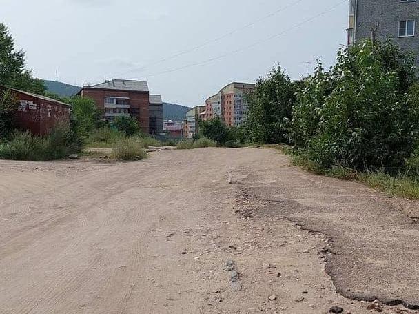 Фото Грунтовую дорогу до школы №32 в Улан-Удэ приведут в порядок