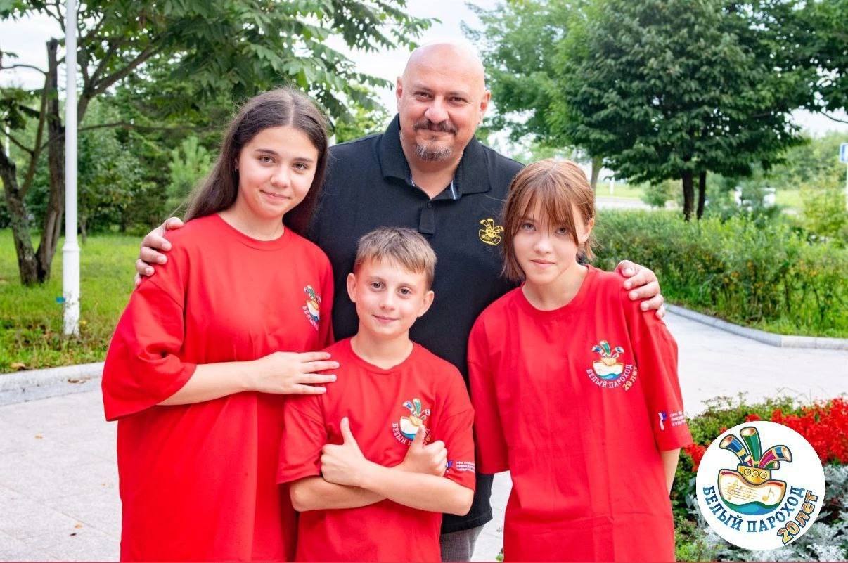 Фото Сразу трое ребят из Бурятии споют на всю Россию