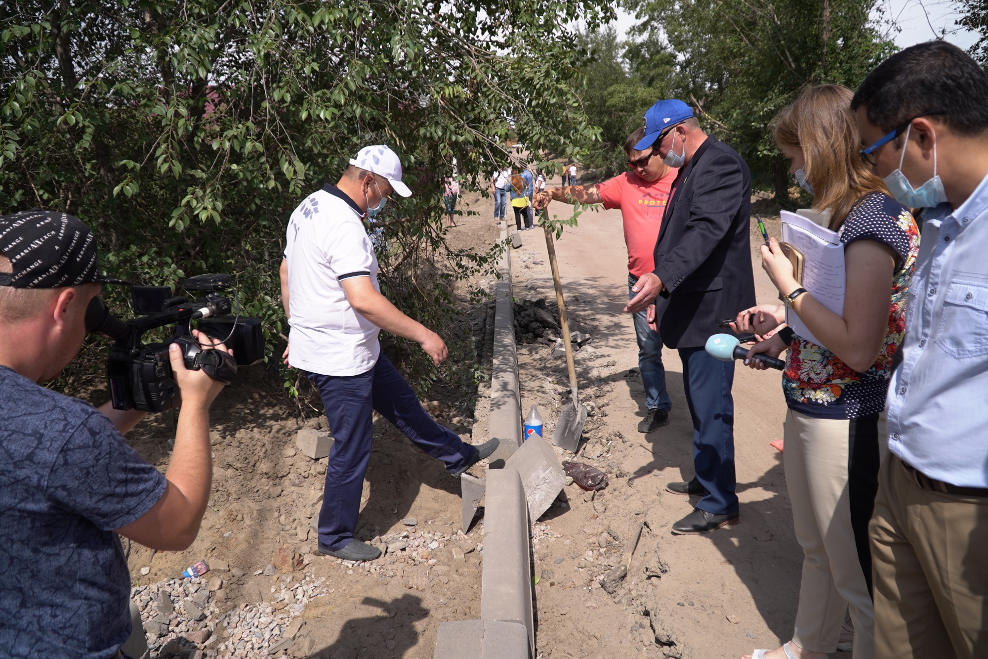Фото Депутаты настаивают на расторжении контракта с «Дорремстрой», строящей некачественные дороги