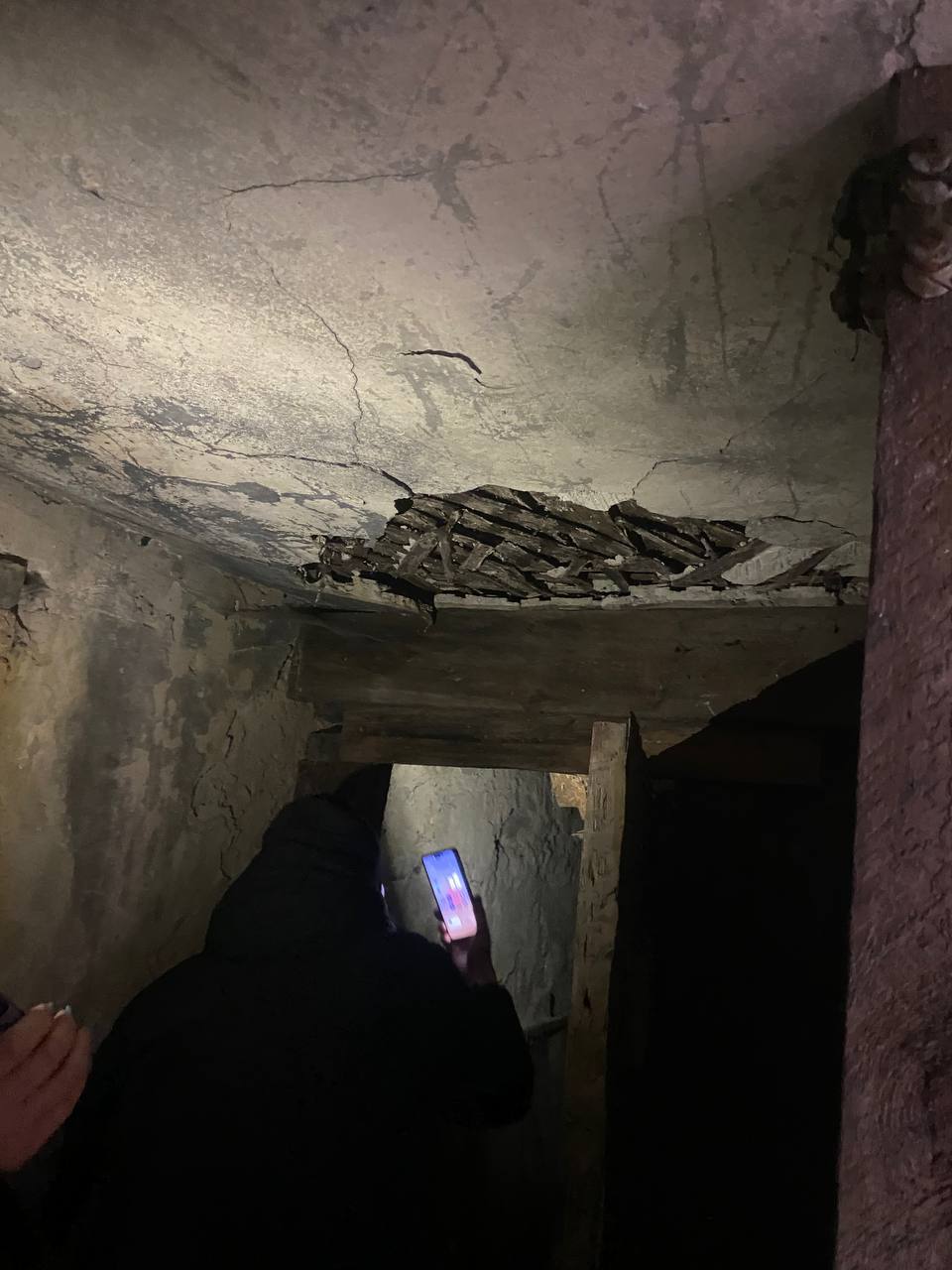 Фото Жильцы аварийных домов в Улан-Удэ пожаловались на гнилые полы и протекающие крыши