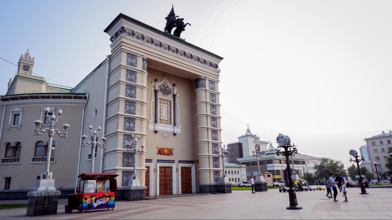 Фото В театре Улан-Удэ из-за отключения света перенесли показ сказки «Золушка»