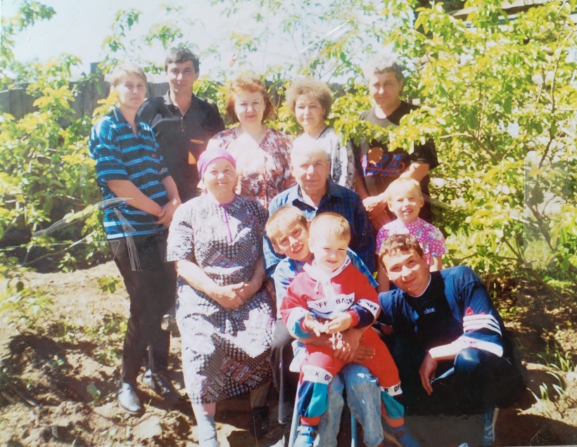 Фото Ветеран труда из Бурятии в кругу детей и родственников отметила своё 101-летие