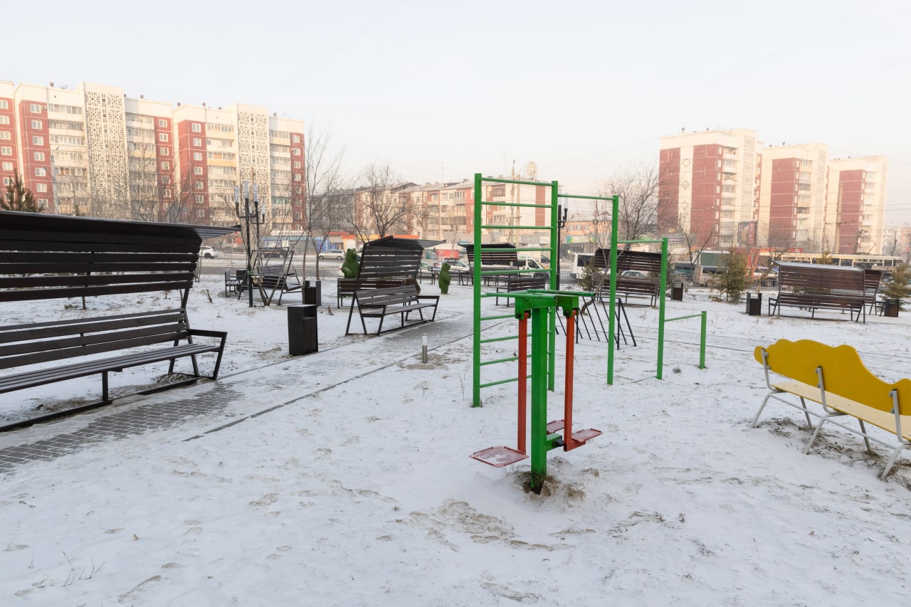 Сквер зодчий улан удэ. Сквер во дворе. Площадки в сквере. Городская среда.