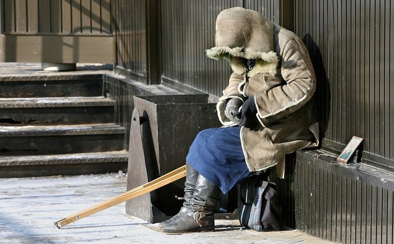 Фото Медведев признал, что 19 млн человек в России не живут, а выживают