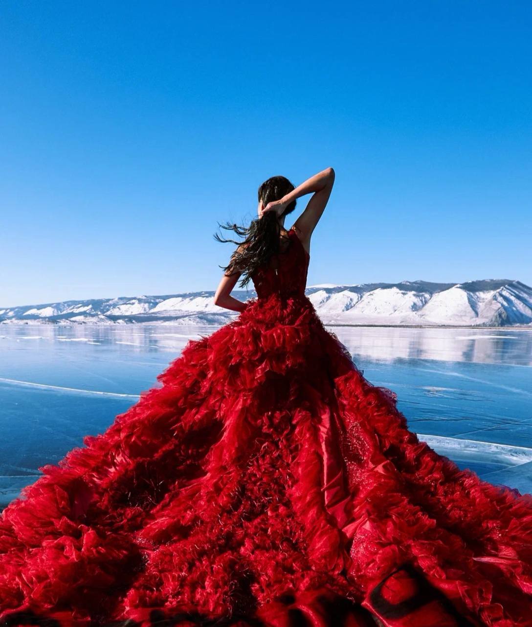 Фото Морозные кадры с Байкала подогрели рекламу нового шоу Алины Загитовой 