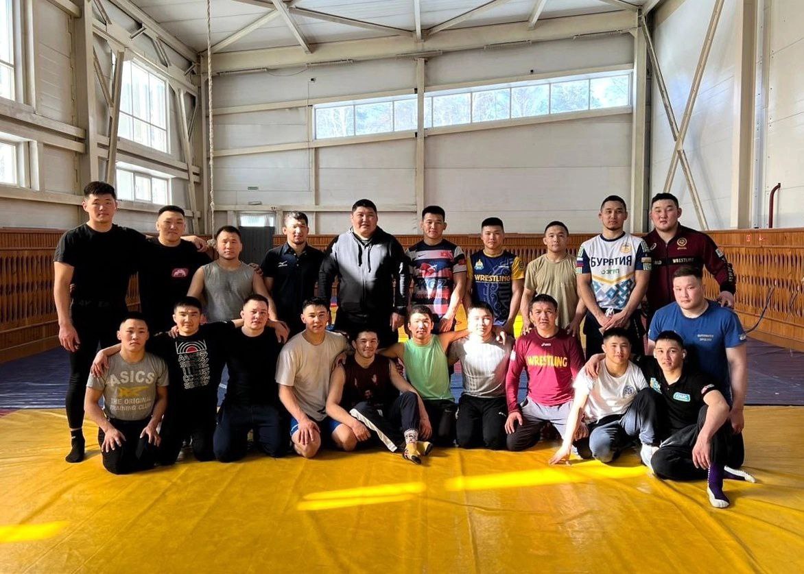 Фото Сборная Бурятии по вольной борьбе набирается сил к «Baikal Open» и чемпионату России 