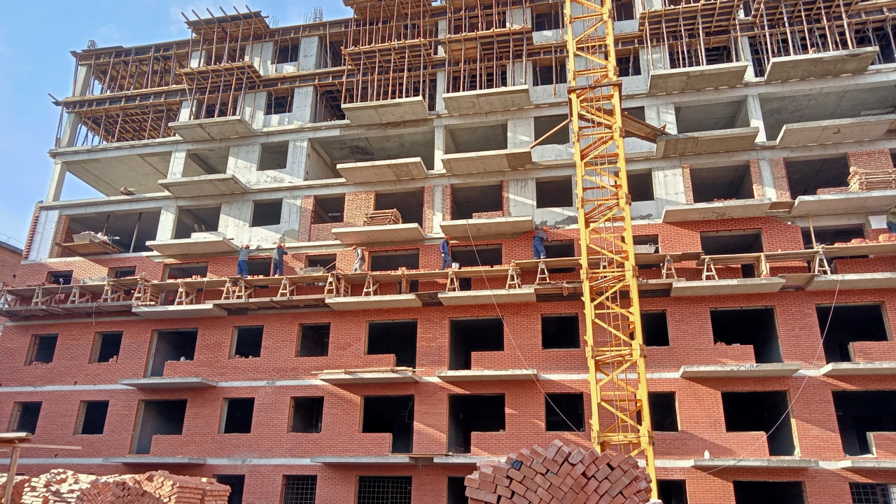 Фото В Улан-Удэ продолжается строительство жилого комплекса почти на 400 семей