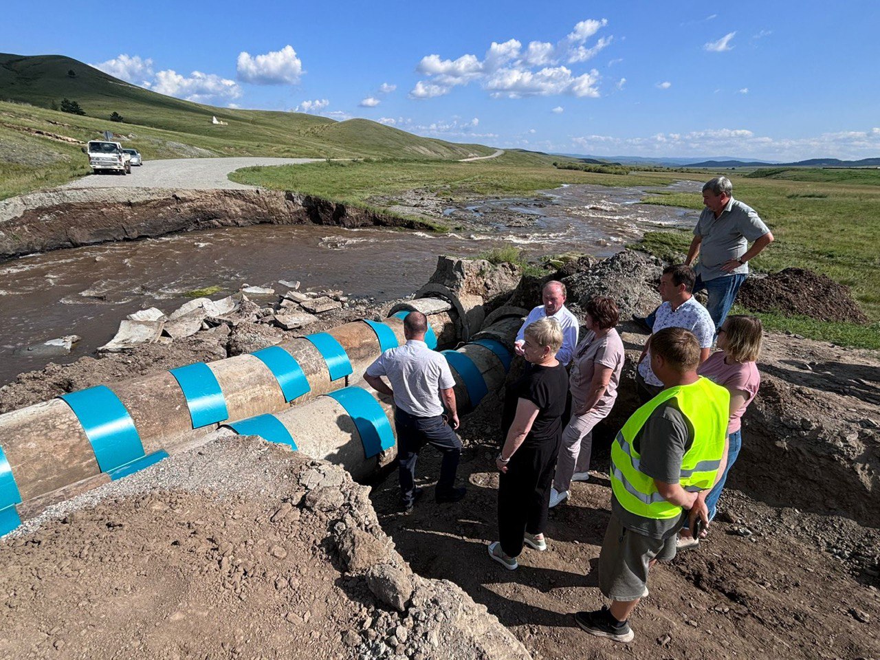 Фото Владимир Павлов посетил Бичурский район с рабочей поездкой