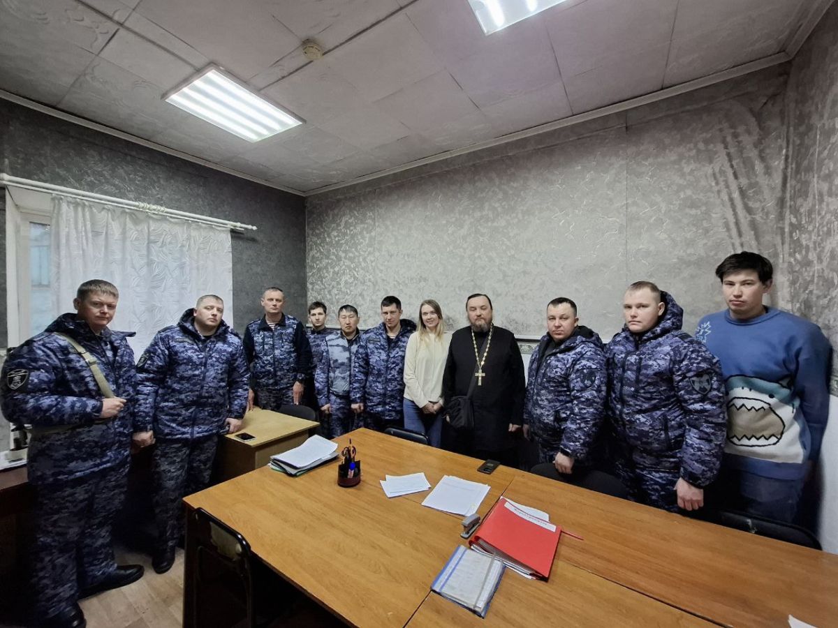 Фото В Бичурском районе Бурятии охранники встретились со священником