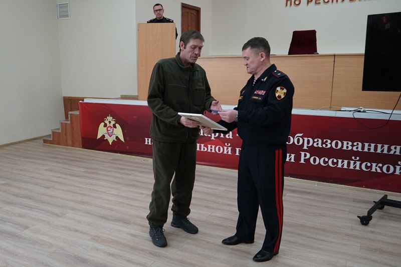 Фото Жители Бурятии передали оружие для бойцов СВО