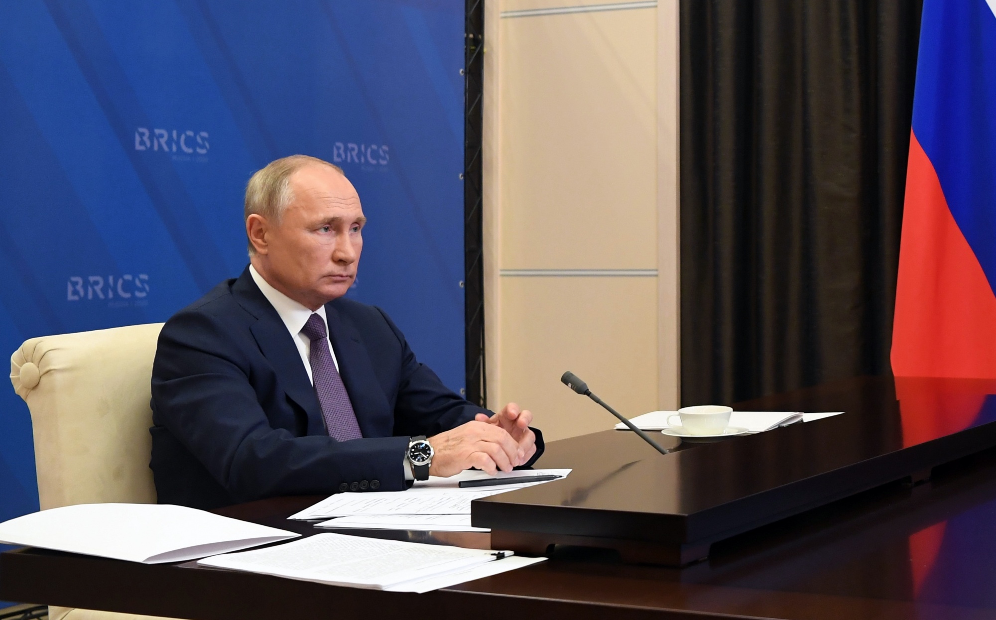 Фото «Не стоим в раскорячку»: Как Путин ставит в тупик переводчиков