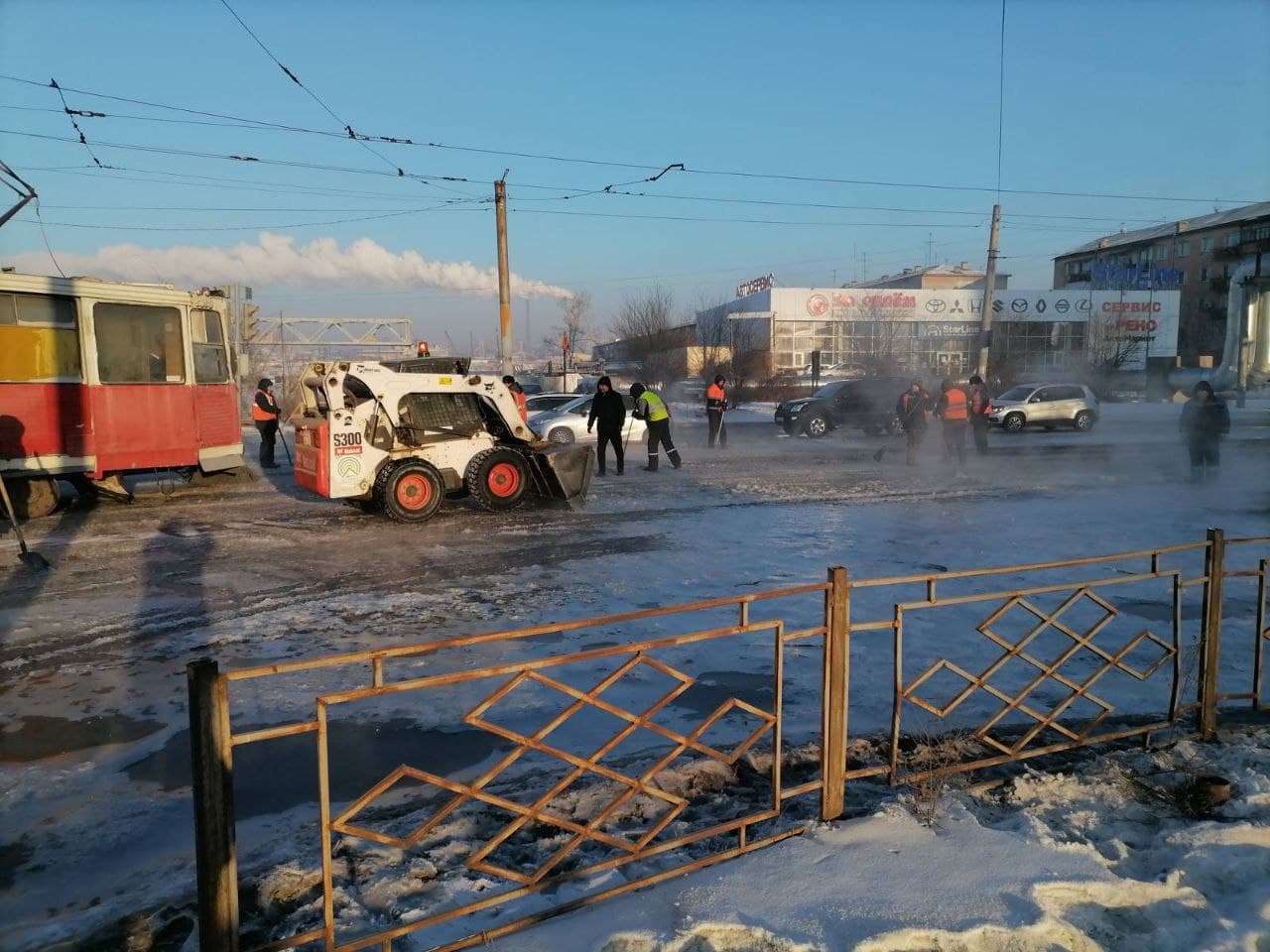 Фото В Улан-Удэ произошла коммунальная авария на улице Сахъяновой
