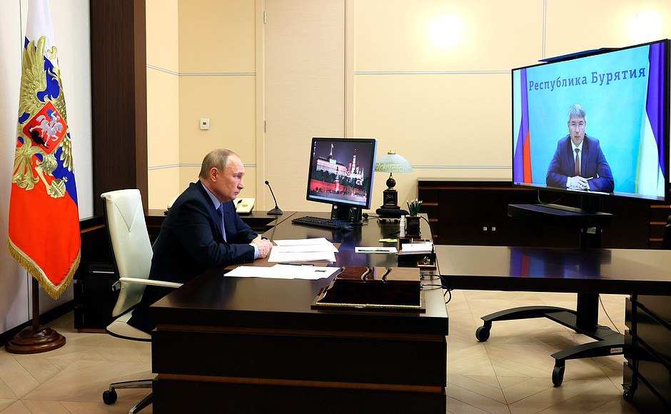 Фото Глава Бурятии пригласил Владимира Путина на открытие онкодиспансера