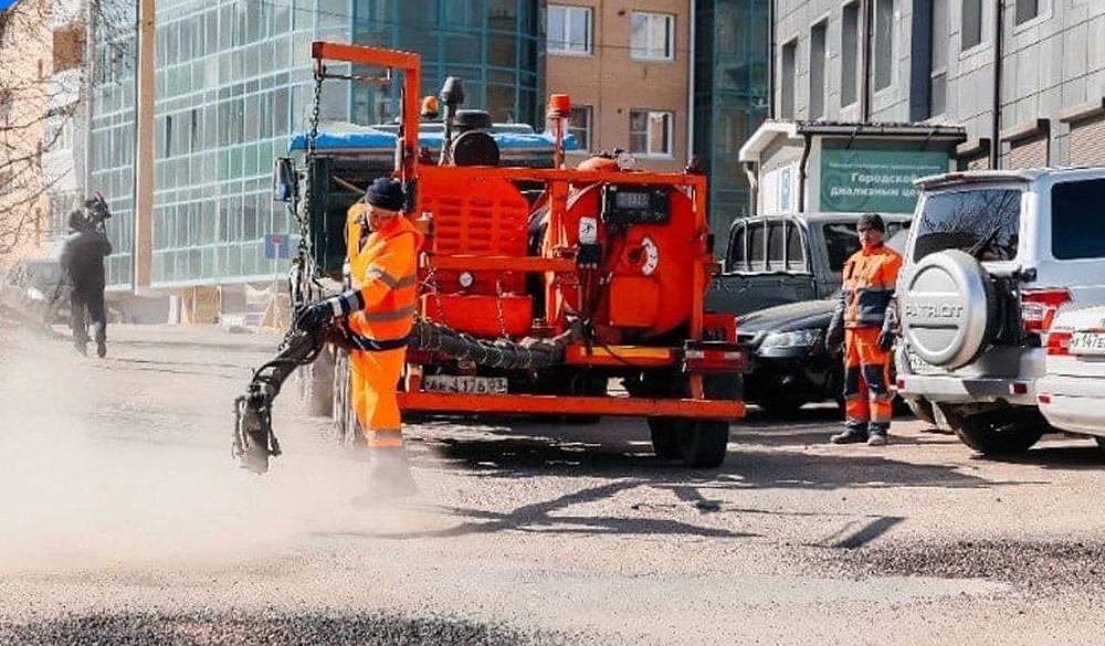 В Улан-Удэ проведут осенний ямочный ремонт дорог - Общество - Новая Бурятия