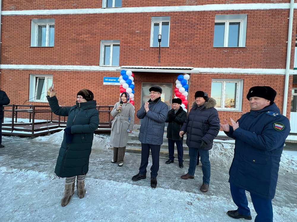 В Улан-Удэ дольщики получили долгожданные ключи от квартир - Общество ...