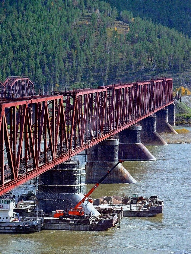 Мост через реку уды